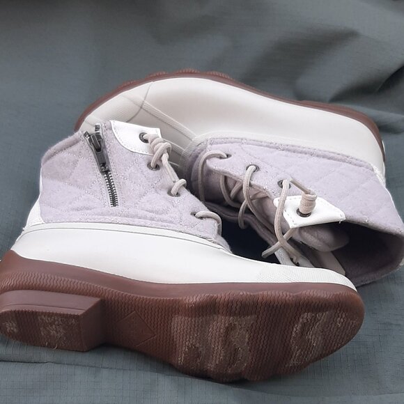 Sperry Waterproof Boots Size 8M In Like New Condition - Picture 5 of 8